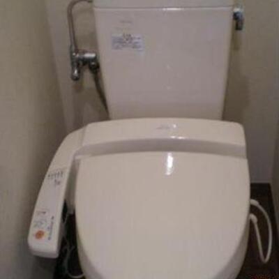 
						トイレ