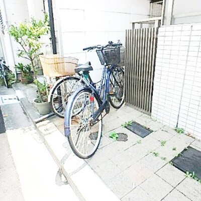 
						自転車置場