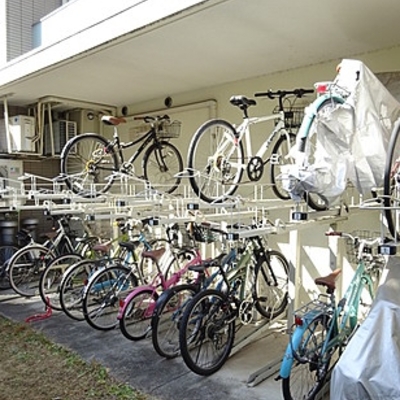 
						自転車置場