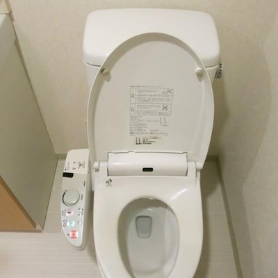 
						トイレ