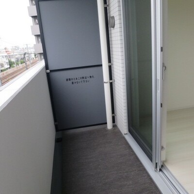 
						バルコニー