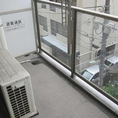 
						バルコニー