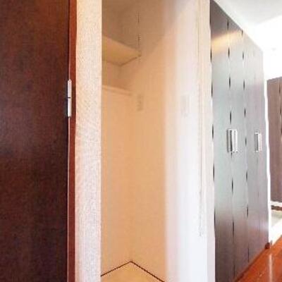 
						室内洗濯機置場