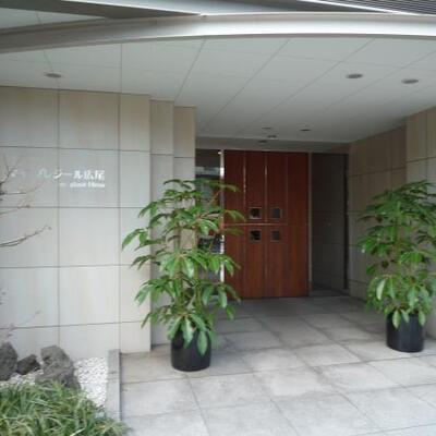
						エントランス