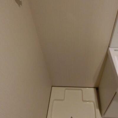 
						洗濯機置き場