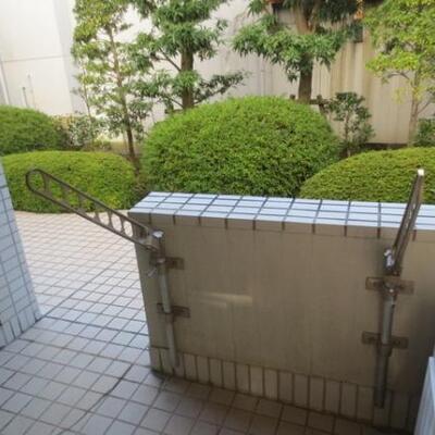
						バルコニー