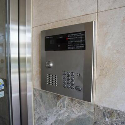 
						オートロック