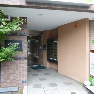 
						エントランス