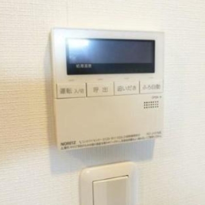 
						モニター