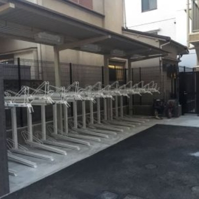 
						駐輪場