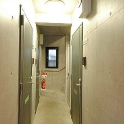 
						廊下