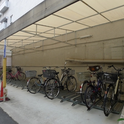 
						共用施設