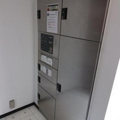 
						宅配ボックス