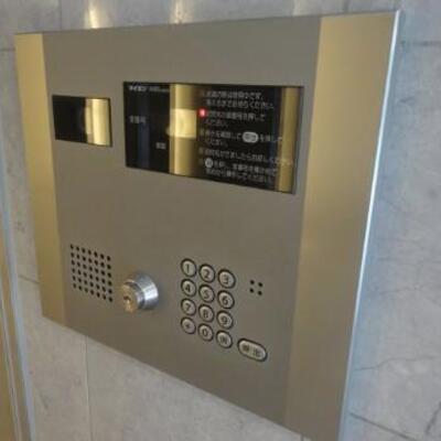 
						オートロック
