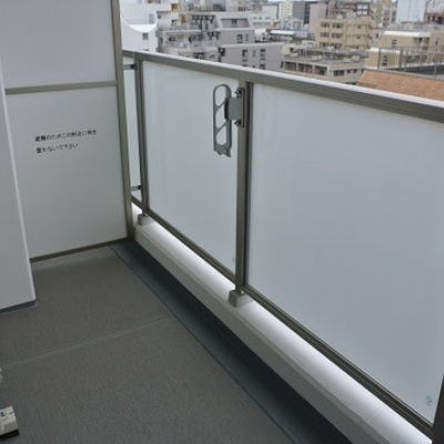 
						バルコニー