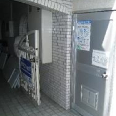 
						ゴミ置き場