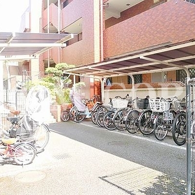 
						共用施設