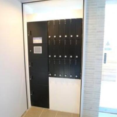 
						宅配ボックス