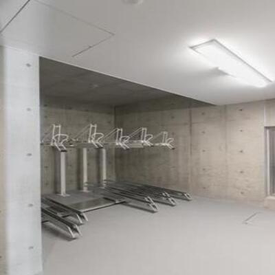 
						駐輪場