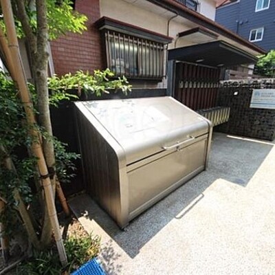 
						共用施設