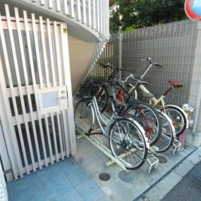 
						共用施設