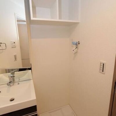 
						洗濯機置き場