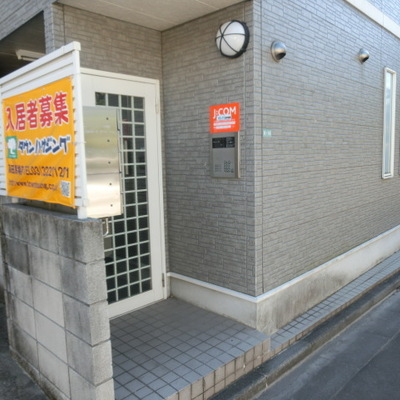 
						エントランス
