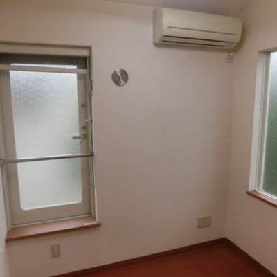 
						室内