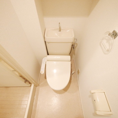 
						トイレ