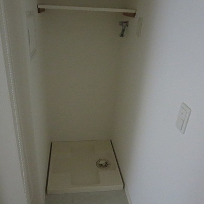 
						室内洗濯機置場